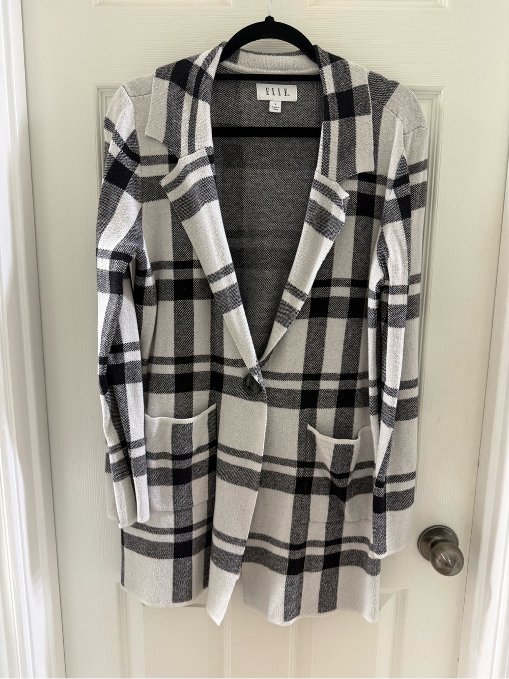Elle Black & White Plaid Knit Sweater